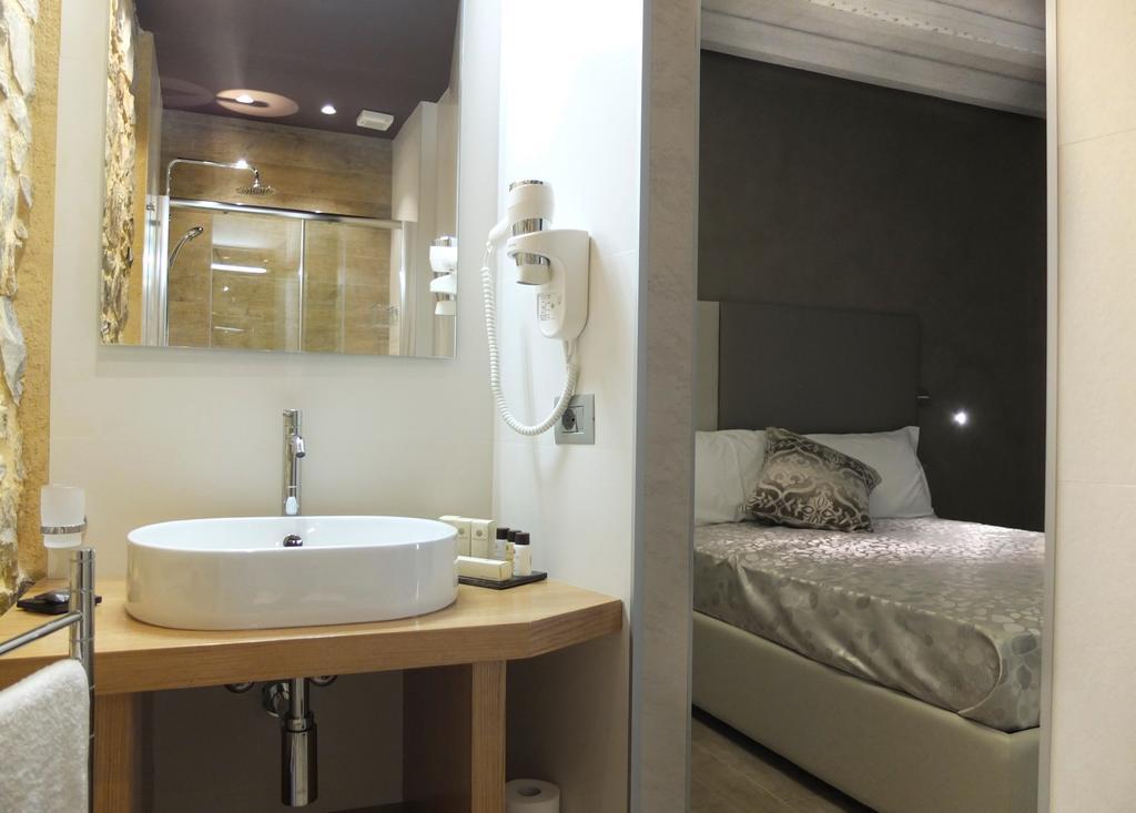 Notti O' Tunn Luxury Rooms In Centro Geraci Siculo Exterior foto