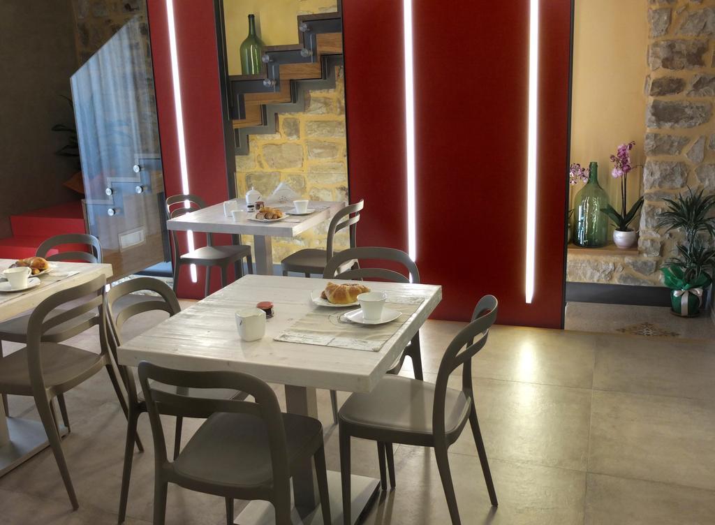 Notti O' Tunn Luxury Rooms In Centro Geraci Siculo Exterior foto